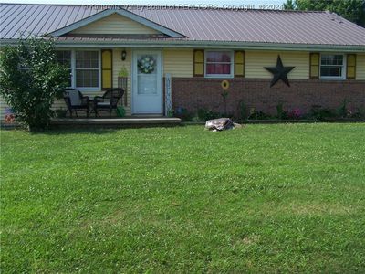 7332 Sandhill Rd, Point Pleasant, WV, 25550