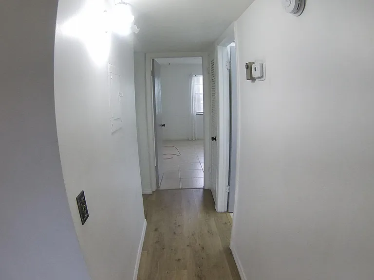 556 Capri Park #L — Photo 10