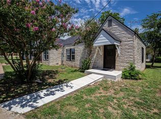 725 W 6th St, Crawford, TX 76638