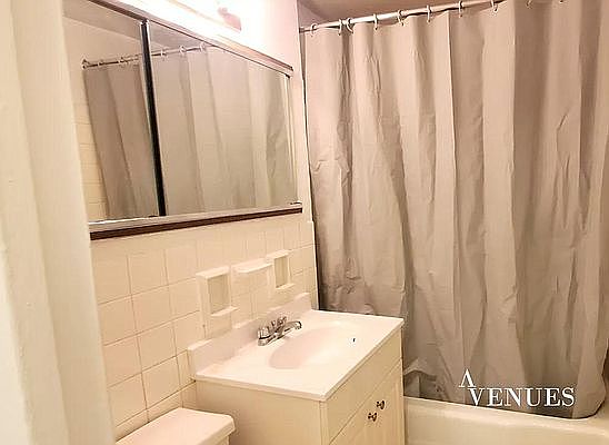 2nd image of 627 Cortelyou Rd #2