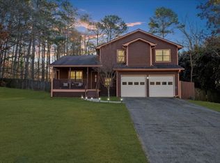 1907 Kelvin Dr, Lawrenceville, GA 30043