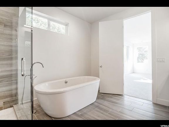 2nd image of 1937 E Evergreen Ave