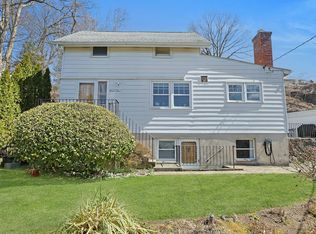 24 Burnsdale Ave, Valhalla, NY 10595