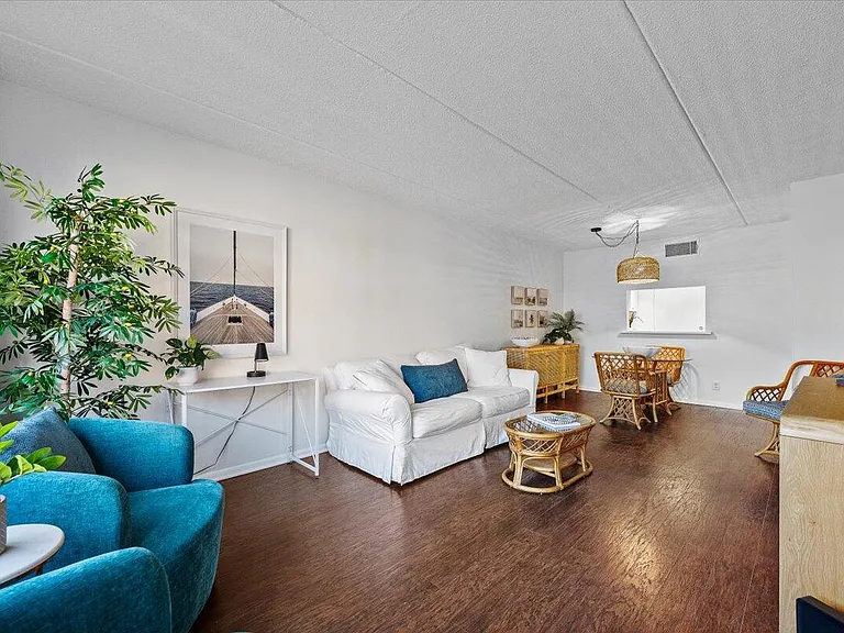 4500 N Flagler Dr #D16 — Photo 9