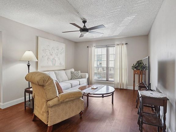 3rd image of 3320 N Arnoult Rd APT 231