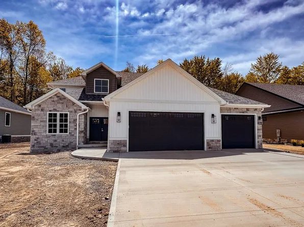 4651 Legacy Dr, Canfield, OH 44406