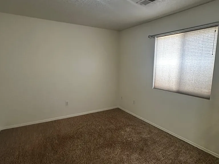 504 Leeward Dr NW — Photo 10