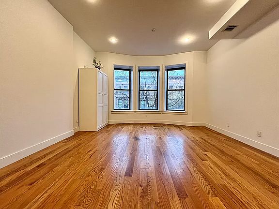 4th image of 162 W 120th St APT 3