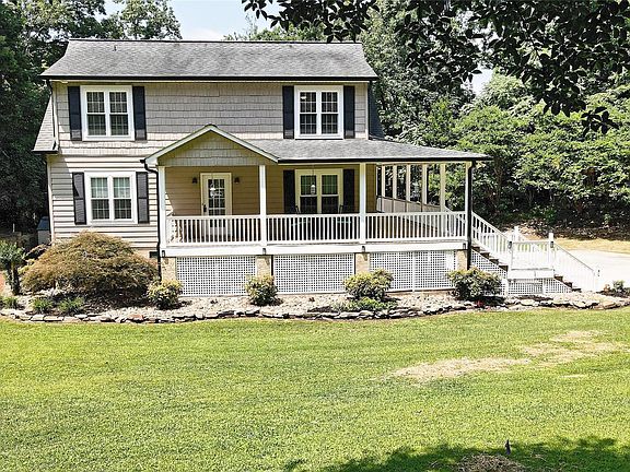 2nd image of 4811 Shady Meadow Ln