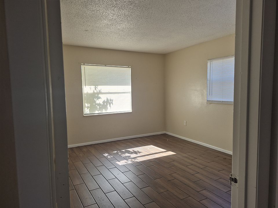 2nd image of 2404 14th Street Dr W #B