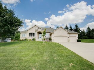 1411 Kingswood Ponds Rd, Eagan, MN 55122