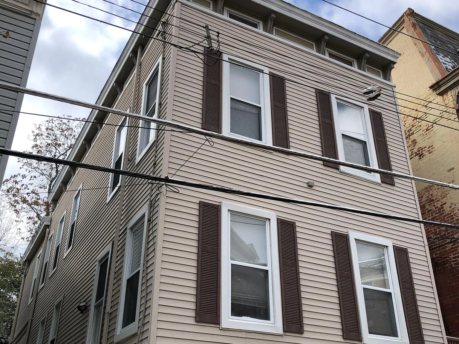 4 bed, 2128 sqft, $2,850 — Photo 1