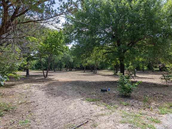 2nd image of 420 County Road 1021