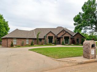 912 Irvine Dr, Edmond, OK 73025
