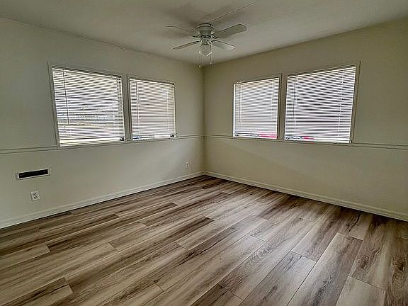 5th image of 3645 Edam St