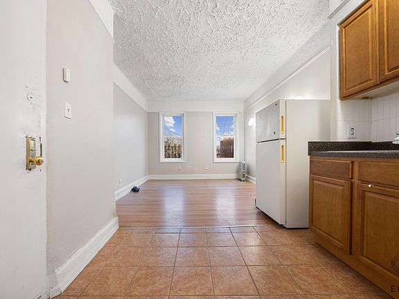 4th image of 1065 Lafayette Ave APT 4C