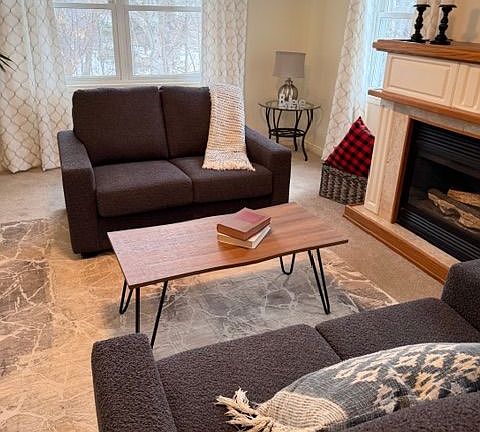 3rd image of 10 Toronto St