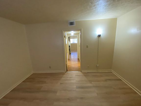 5th image of 1218 Innis Ct APT 7