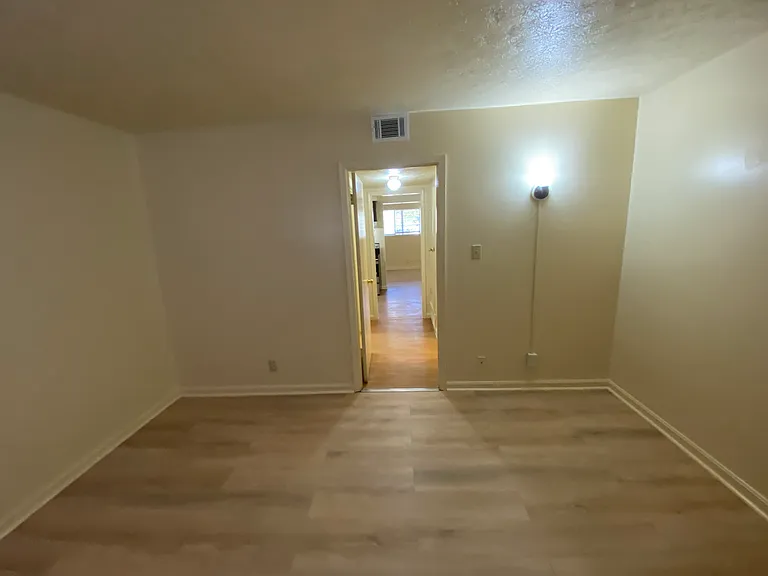 1218 Innis Ct #7 — Photo 6