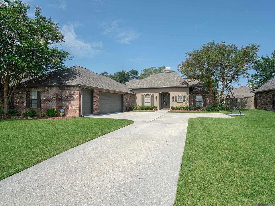 1st image of 16435 Majestic Oak Dr