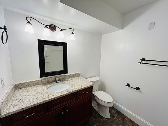 5th image of 102 Woodlawn Ave #102GR