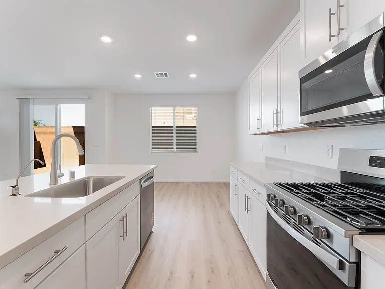 6217 Seastrand St — Photo 12