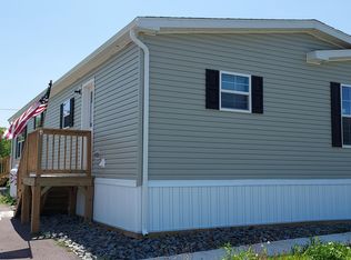 141 Oakwood Lake Rd, Tunkhannock, PA 18657