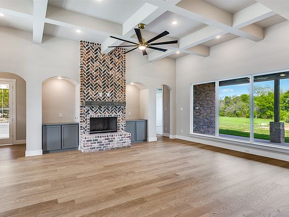 5th image of 2047 Woodland Rd