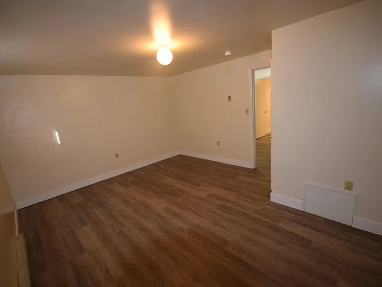 200 Bradley Ave — Photo 14