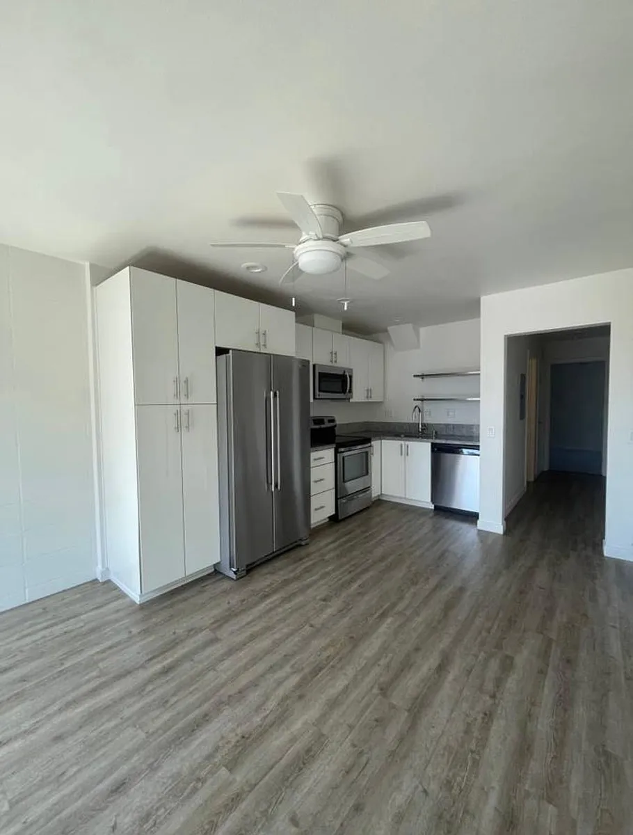 Building Photo - 222 5th St #B