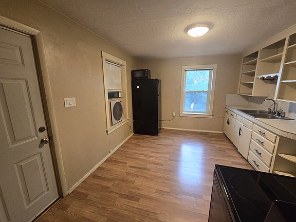 3rd image of 2903 Madison Ave #2909
