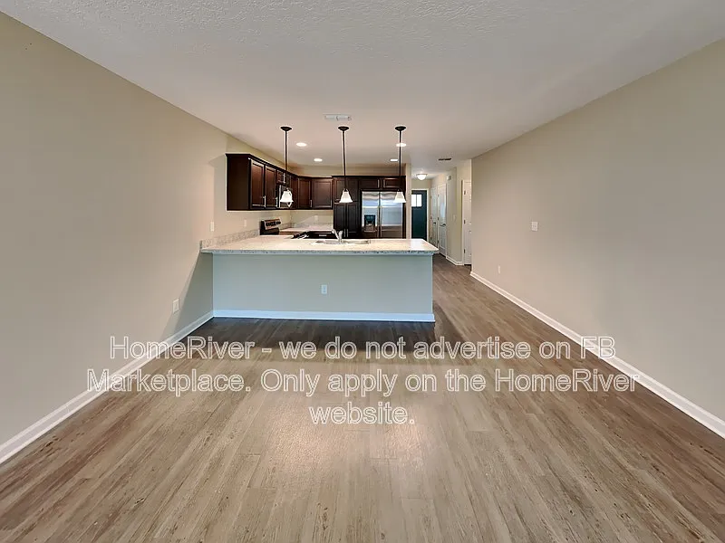 3 bed, 2.0 bath, 1365 sqft, $1,725 — Photo 3