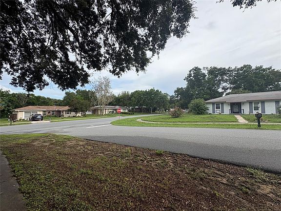 5th image of 9202 N Abbot Dr