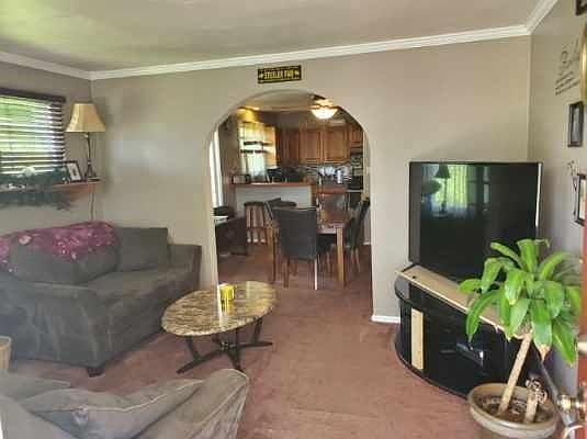 3rd image of 222 Vernon St