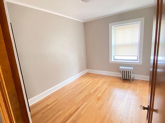 2nd image of 2557 N Lockwood Ave #B1