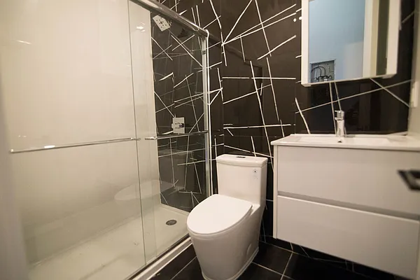 Rented by Nooklyn NYC LLC | media 9