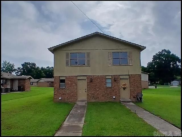 1st image of 705 S Spring St
