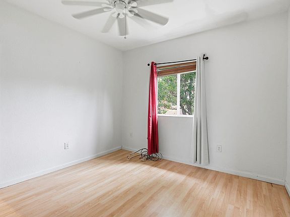 5th image of 460 PRINCESS Drive