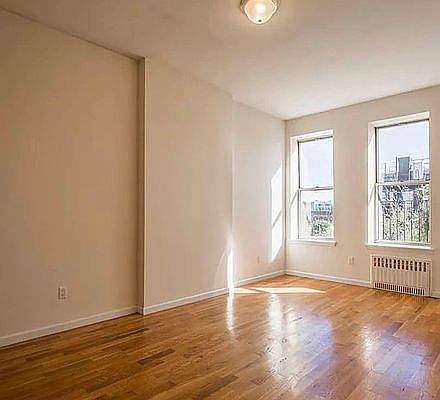 4th image of 154 Grattan St APT 1b