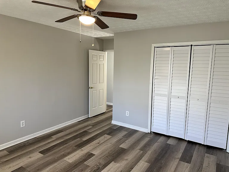 417 Patrick Henry Ct #1 — Photo 16