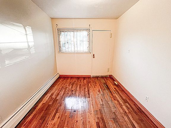 4th image of 466 Berriman St