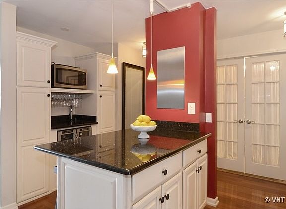 4th image of 1555 N Sandburg Ter APT 406K