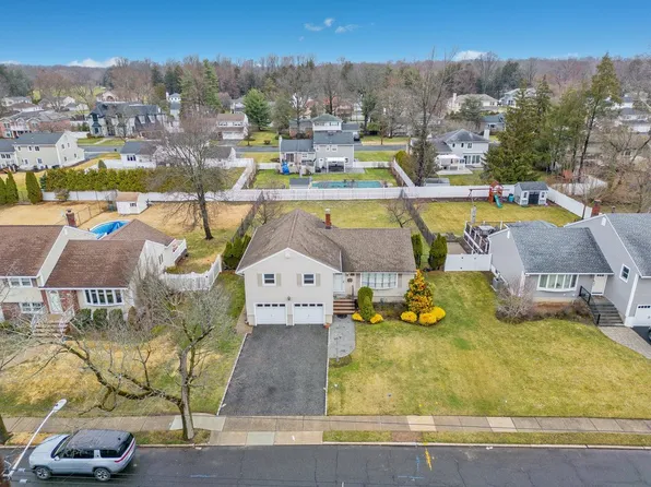 327 Webster Dr, New Milford, NJ 07646