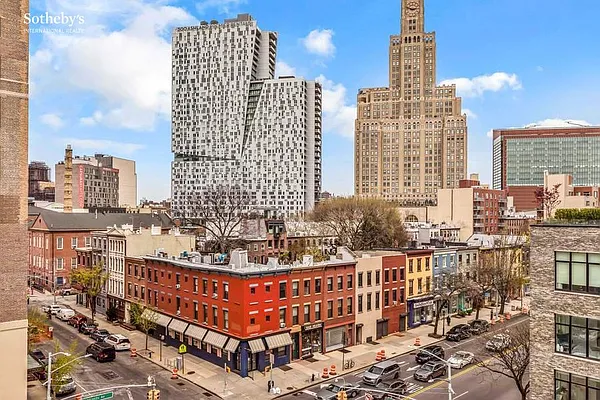 Sold by Sotheby's International Realty | media 14