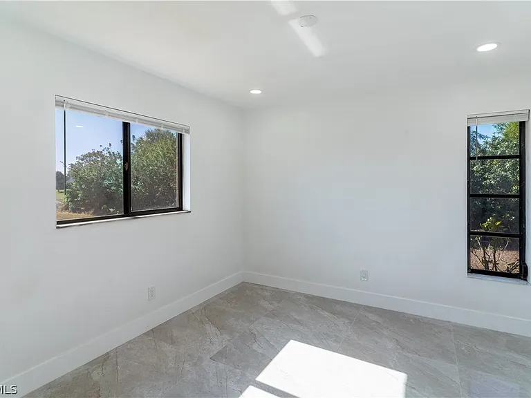 720 Chavers St — Photo 19