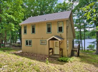 113 E Shore Dr, Hawley, PA 18428