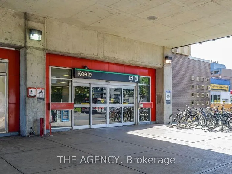 75 Keele St #1 — Photo 13