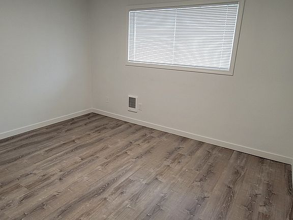4th image of 21800 SE Alder Dr APT 7