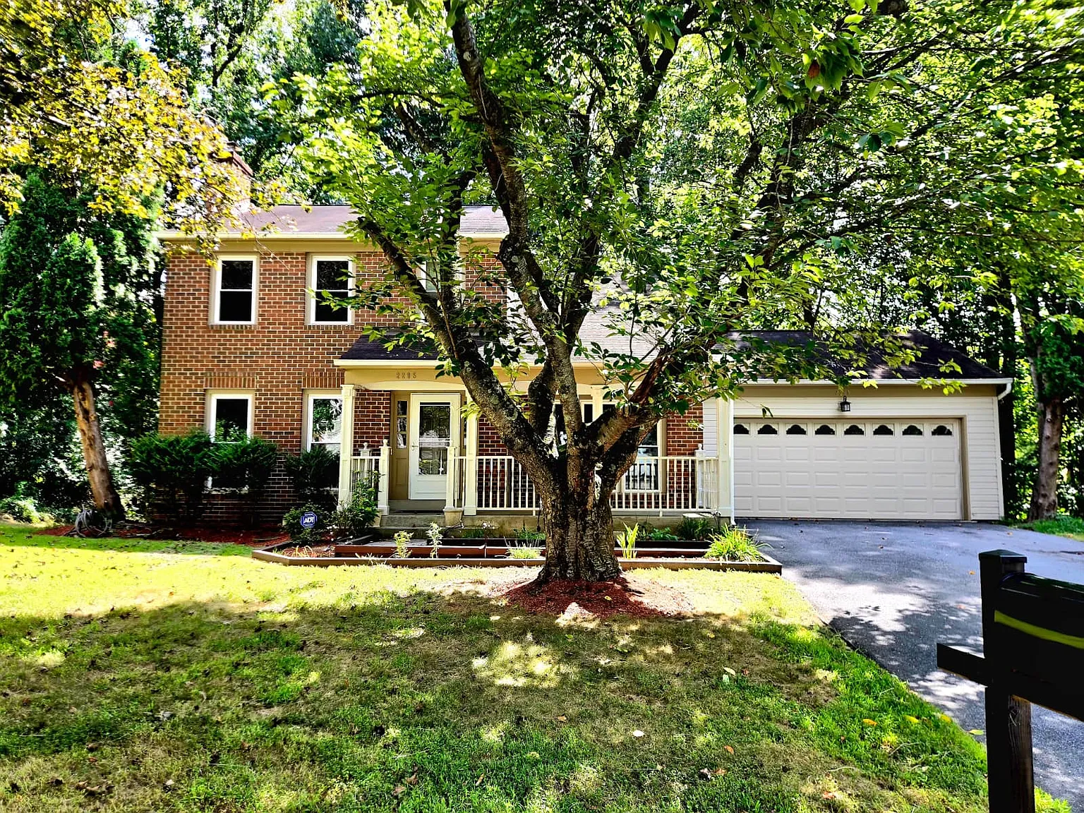 4 bed, 1910 sqft, $3,900 — Photo 1