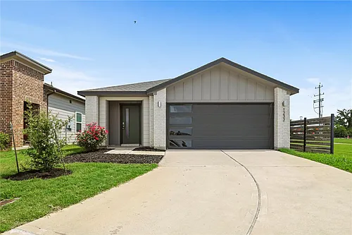 1232 Amistad Loop Photo 1